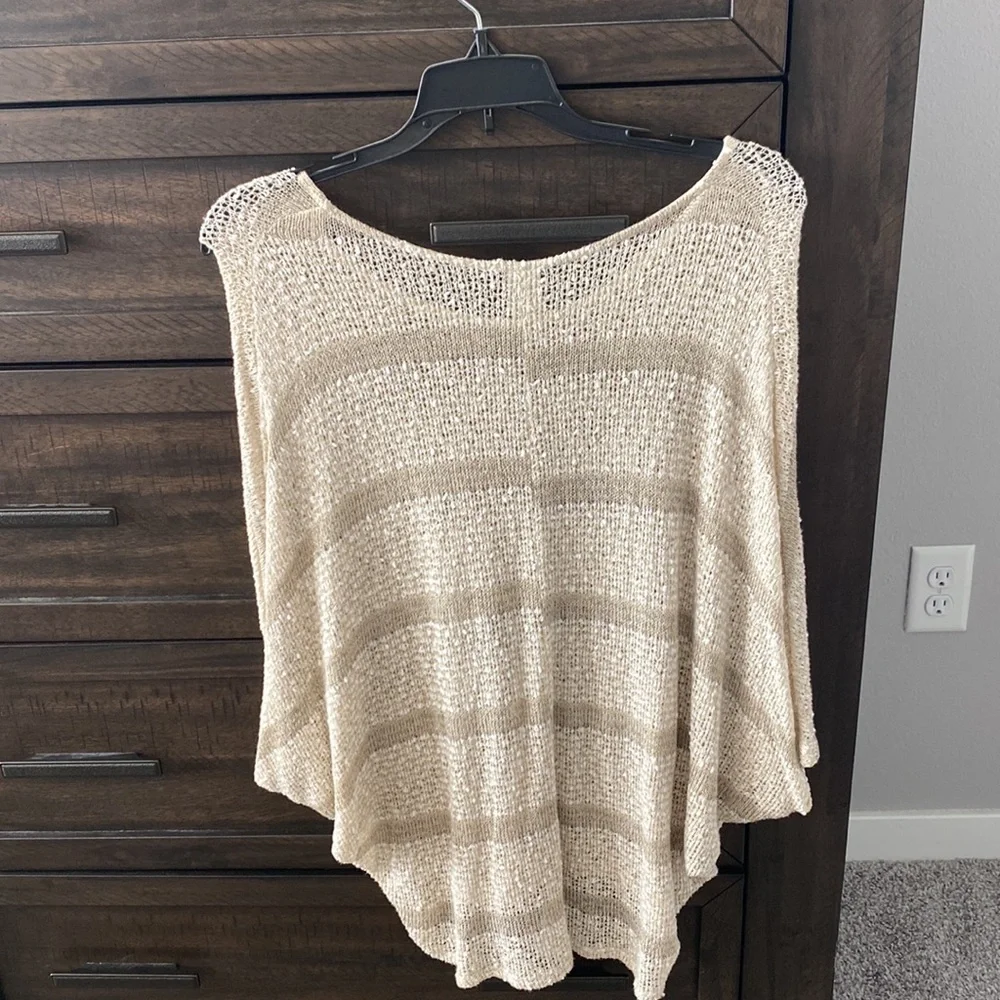 Sweater - Picture 2 of 6